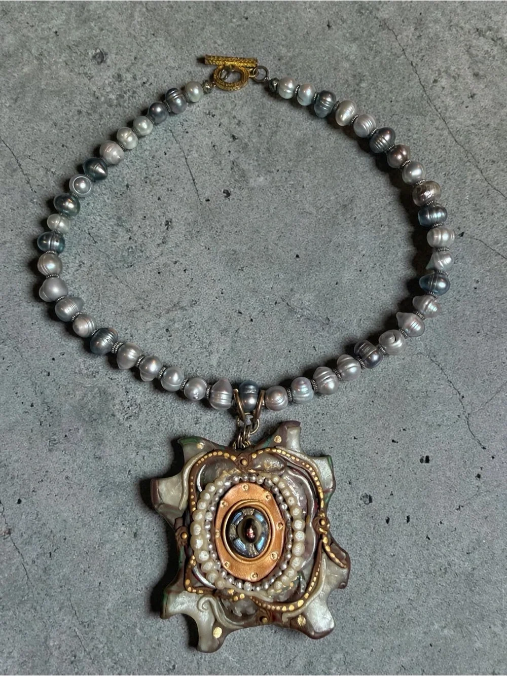Handcrafted Gray Pearl Necklace with Ornate Pendant - Signed by artist - Picture 1 of 5